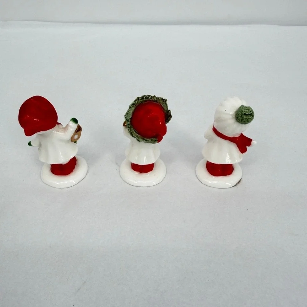VTG Napcoware Spaghetti Figures Porcelain SET of 3 Girls Christmas Miniatures